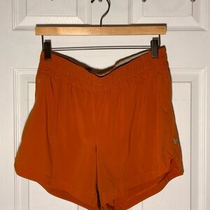 REI Active Pursuits 4.5" Shorts - Orange